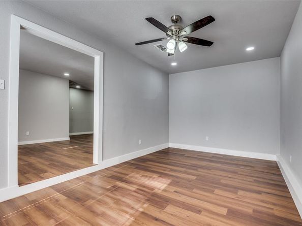 3919  Mehalia Drive , Dallas Texas 75241