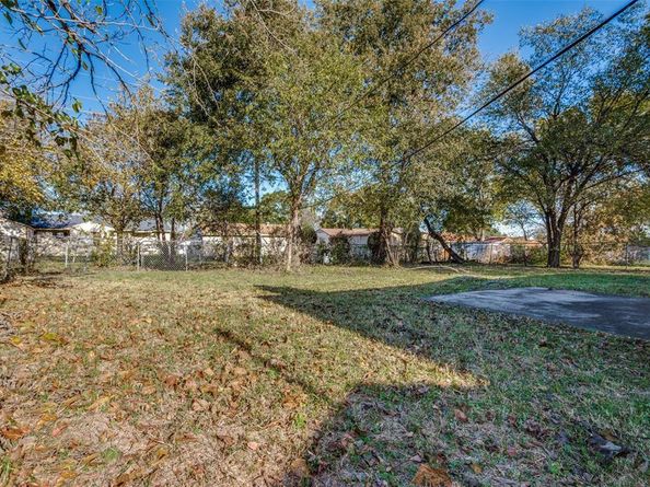 3919  Mehalia Drive , Dallas Texas 75241