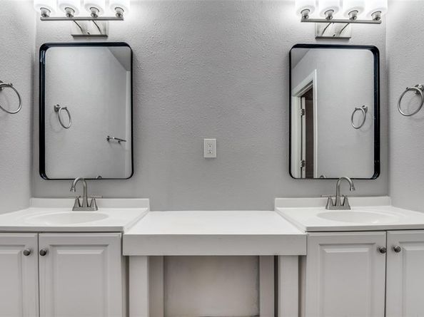 3919  Mehalia Drive , Dallas Texas 75241