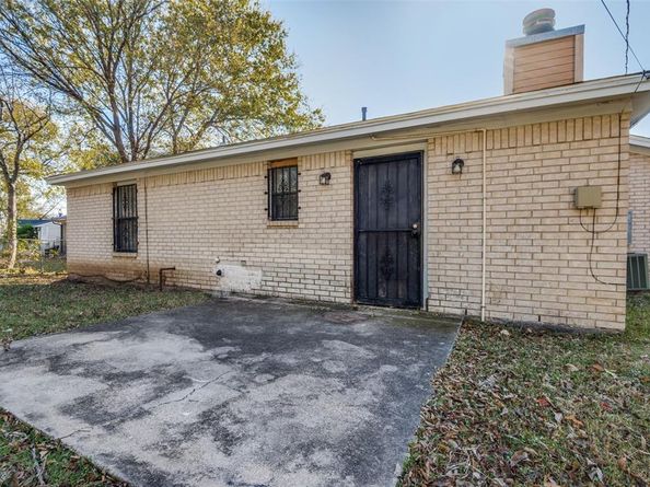 3919  Mehalia Drive , Dallas Texas 75241