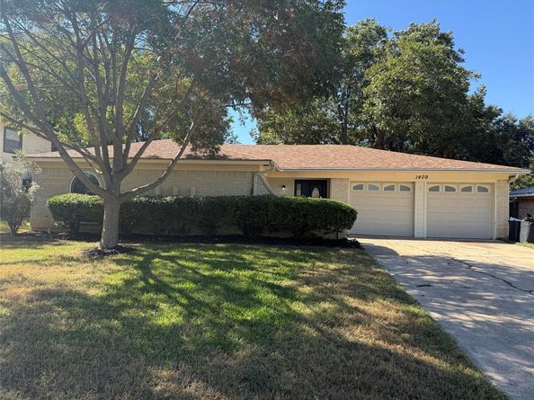 1409  High Ridge Road , Benbrook Texas 76126