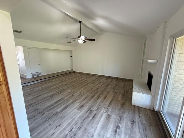 1409  High Ridge Road , Benbrook Texas 76126
