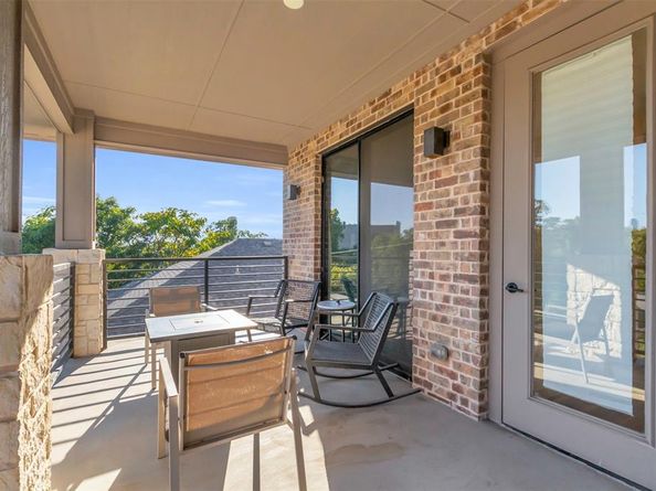 2339  Hondo Avenue , Dallas Texas 75219