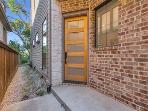 2339  Hondo Avenue , Dallas Texas 75219