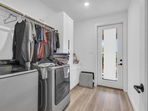 2339  Hondo Avenue , Dallas Texas 75219
