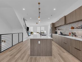 2339  Hondo Avenue , Dallas Texas 75219