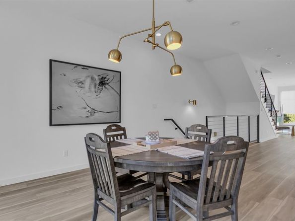 2339  Hondo Avenue , Dallas Texas 75219