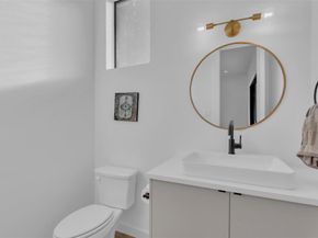 2339  Hondo Avenue , Dallas Texas 75219
