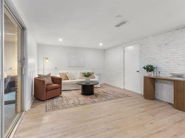 3528 S Hampton Road , Dallas Texas 75224