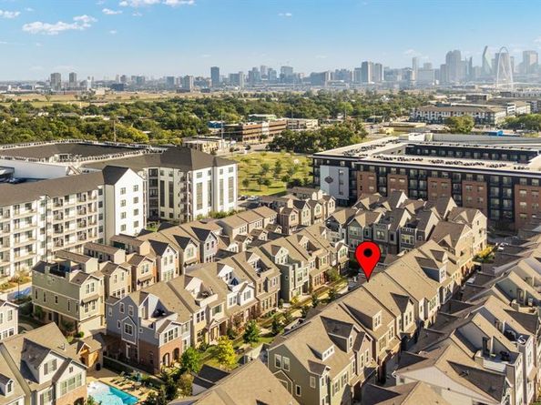 1065  Manacor Lane , Dallas Texas 75212