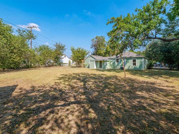 102  San Saba Avenue , Benbrook Texas 76126