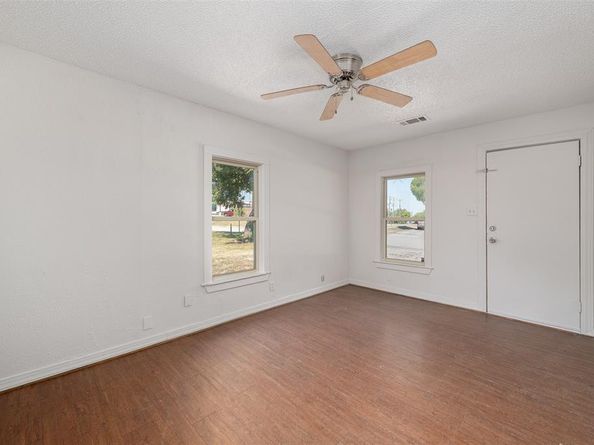 102  San Saba Avenue , Benbrook Texas 76126