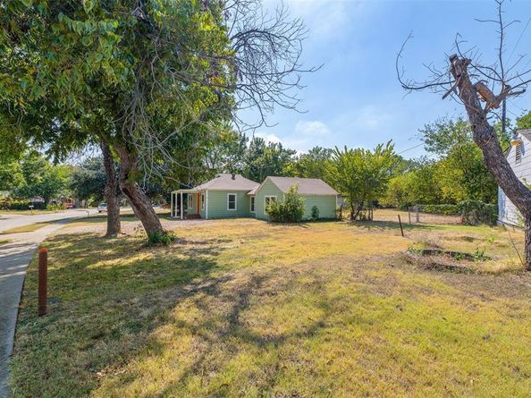 102  San Saba Avenue , Benbrook Texas 76126