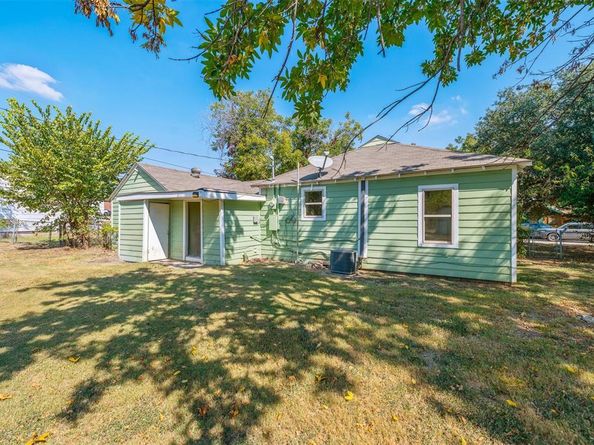 102  San Saba Avenue , Benbrook Texas 76126