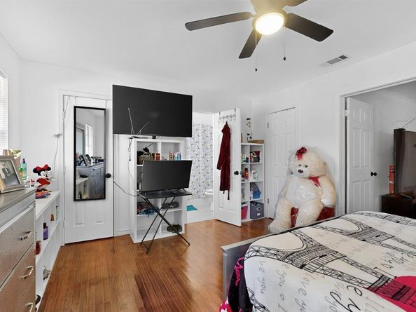 1828  Riverway Drive , Dallas Texas 75217