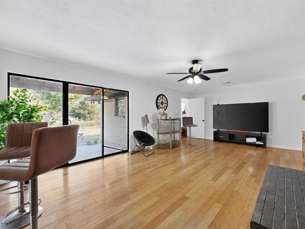 1828  Riverway Drive , Dallas Texas 75217