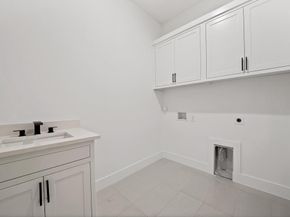 242  Oakwood Drive , Lancaster Texas 75146