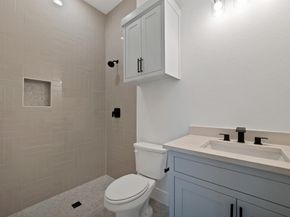 242  Oakwood Drive , Lancaster Texas 75146