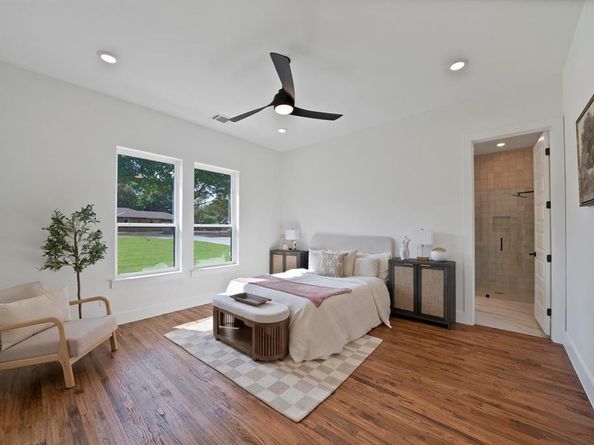 242  Oakwood Drive , Lancaster Texas 75146