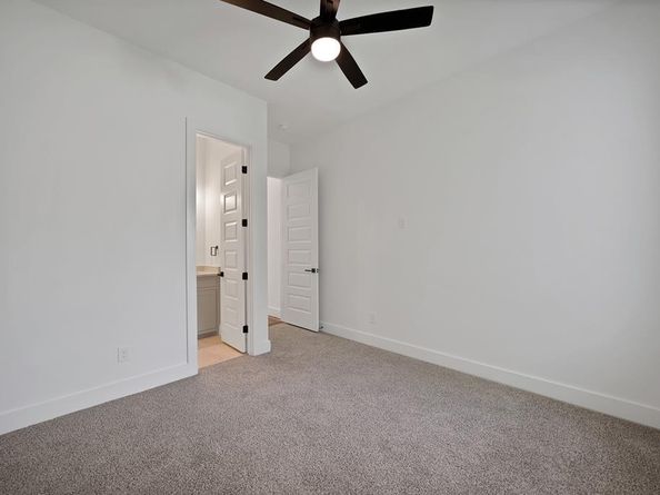242  Oakwood Drive , Lancaster Texas 75146