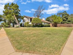 1441  Lincoln Drive , Carrollton Texas 75006