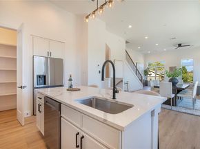 2203  Hondo Avenue  106, Dallas Texas 75219