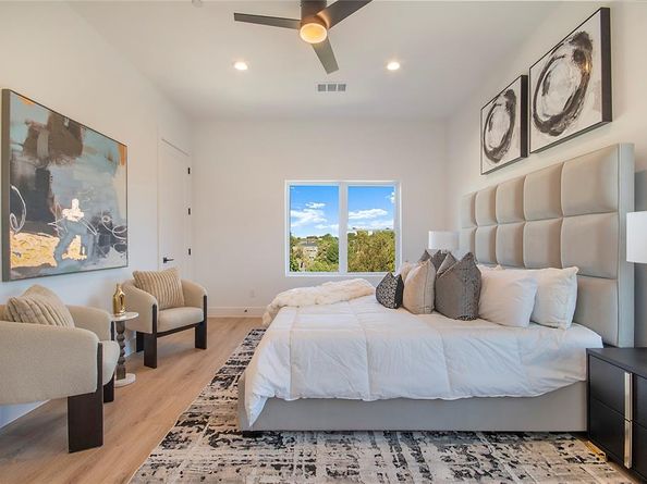 2203  Hondo Avenue  106, Dallas Texas 75219