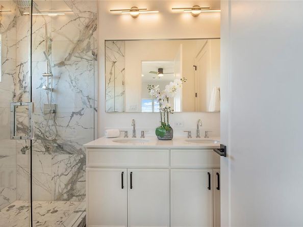 2203  Hondo Avenue  106, Dallas Texas 75219