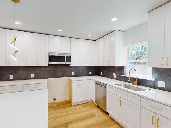 2236  Winthrop Drive , Dallas Texas 75228