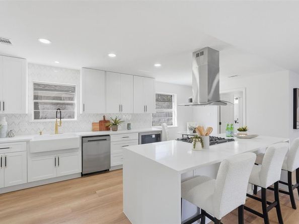 5209  Elkridge Drive , Dallas Texas 75227