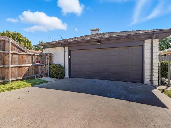 5209  Elkridge Drive , Dallas Texas 75227