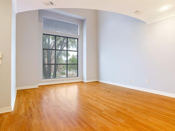 2205  Canton Street  107, Dallas Texas 75201