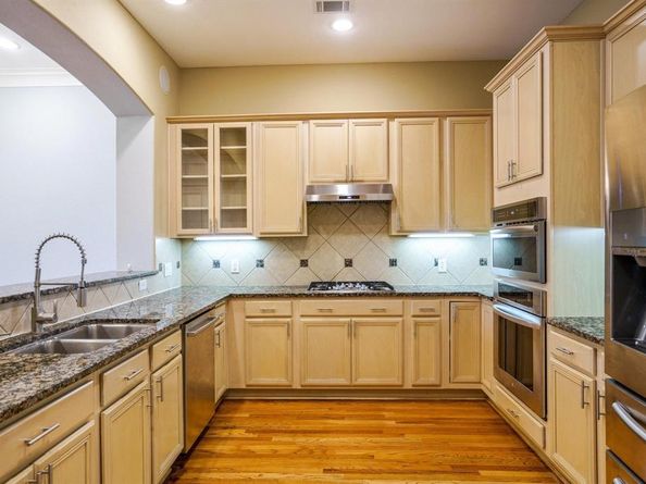 2205  Canton Street  107, Dallas Texas 75201