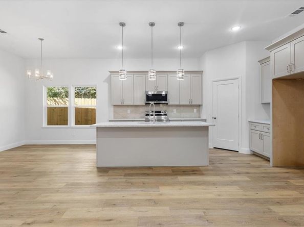 4715  Ramey Avenue , Fort Worth Texas 76105