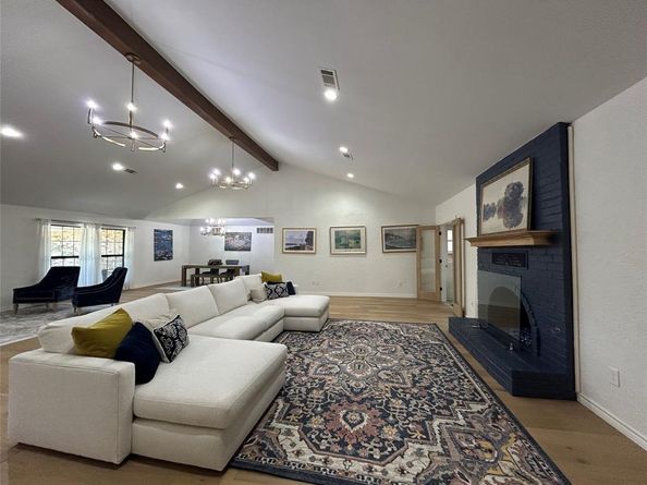 1009  Rochelle Boulevard , Irving Texas 75062