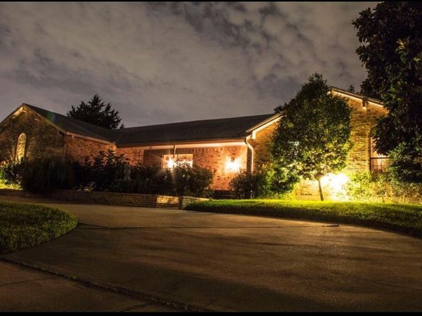 1009  Rochelle Boulevard , Irving Texas 75062