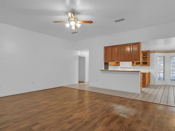 1108  Pine Ridge Drive , Azle Texas 76020