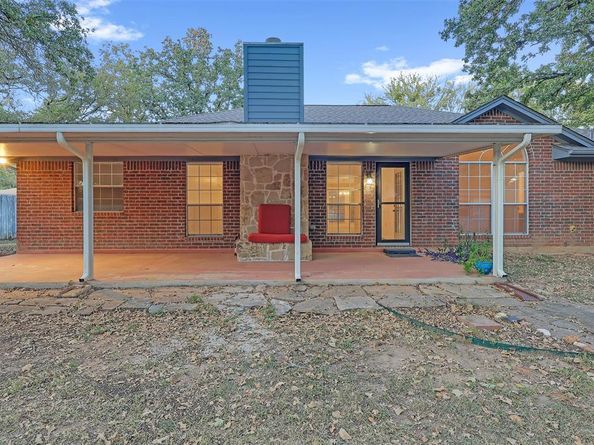1108  Pine Ridge Drive , Azle Texas 76020