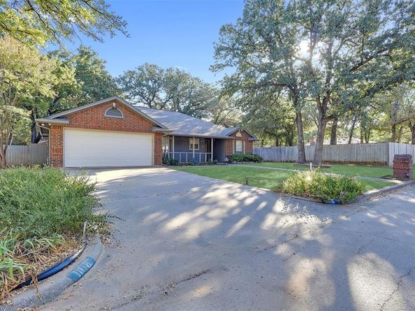 1108  Pine Ridge Drive , Azle Texas 76020