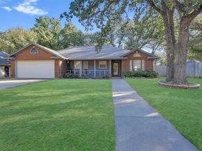 1108  Pine Ridge Drive , Azle Texas 76020