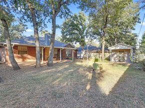 1108  Pine Ridge Drive , Azle Texas 76020