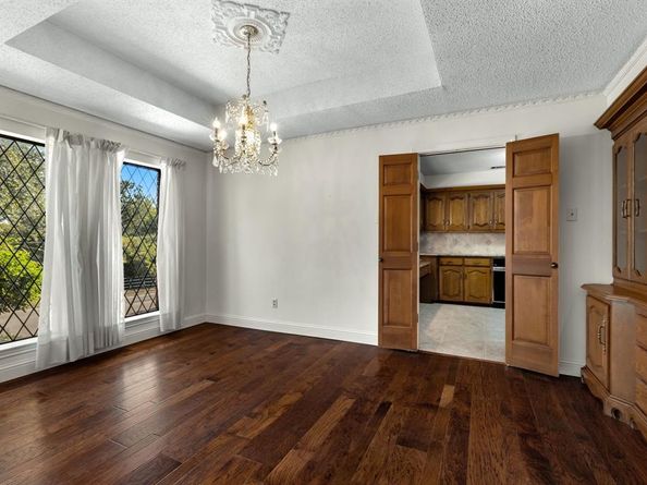 2813 S Country Club Road , Garland Texas 75043