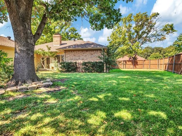 1119  Tahlequah Trail , Carrollton Texas 75007