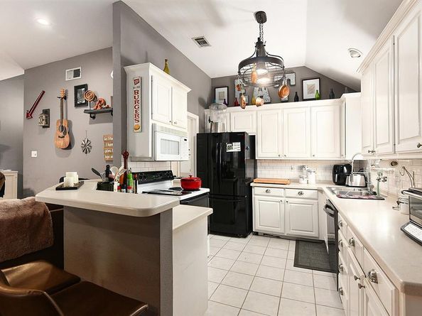 5924  Canberra Lane , Arlington Texas 76017