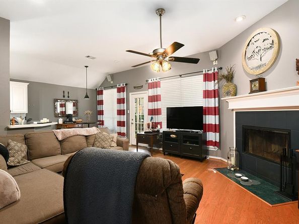 5924  Canberra Lane , Arlington Texas 76017