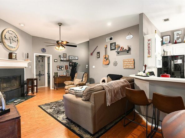 5924  Canberra Lane , Arlington Texas 76017