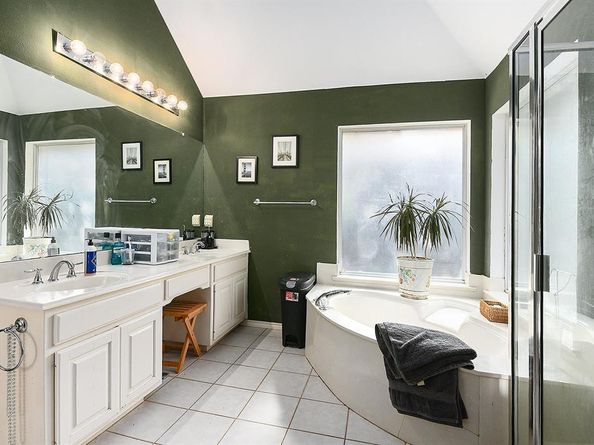 5924  Canberra Lane , Arlington Texas 76017