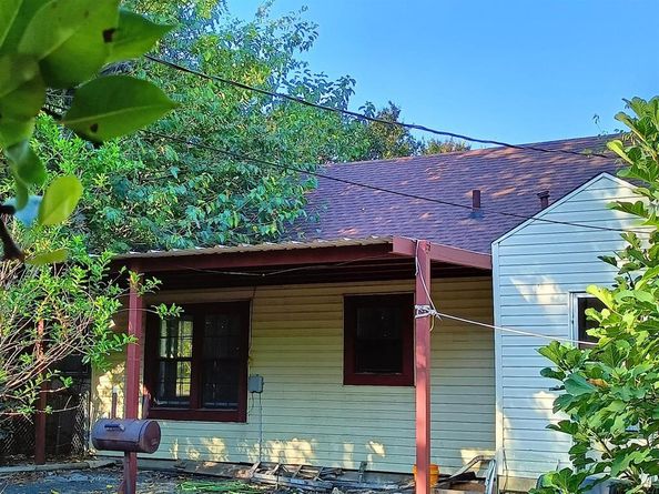 3213  8th Avenue , Fort Worth Texas 76110