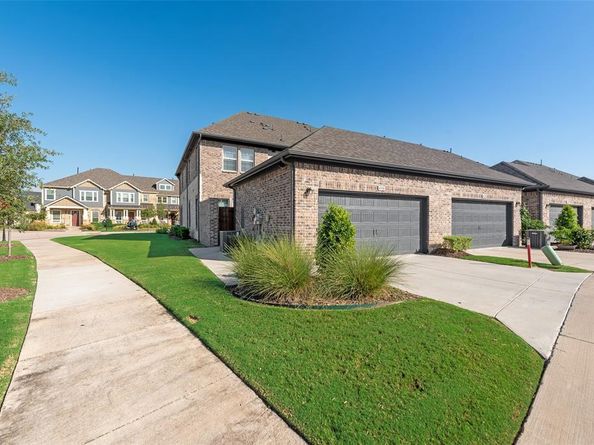 4501  English Maple Drive , Arlington Texas 76005