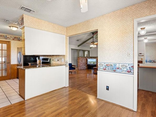 217  Gatewood Circle E, Burleson Texas 76028